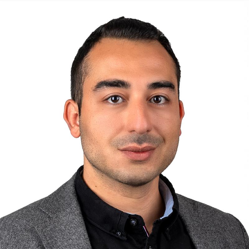 Sam-Mahdavian_Headshot-Leadership 1 - AArete
