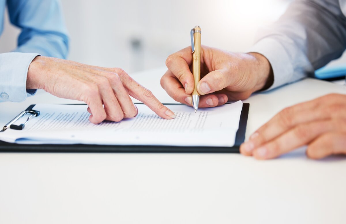 DocumentsSignatureAndHandsOfPeopleOnContractForLegal - AArete Contract signing
